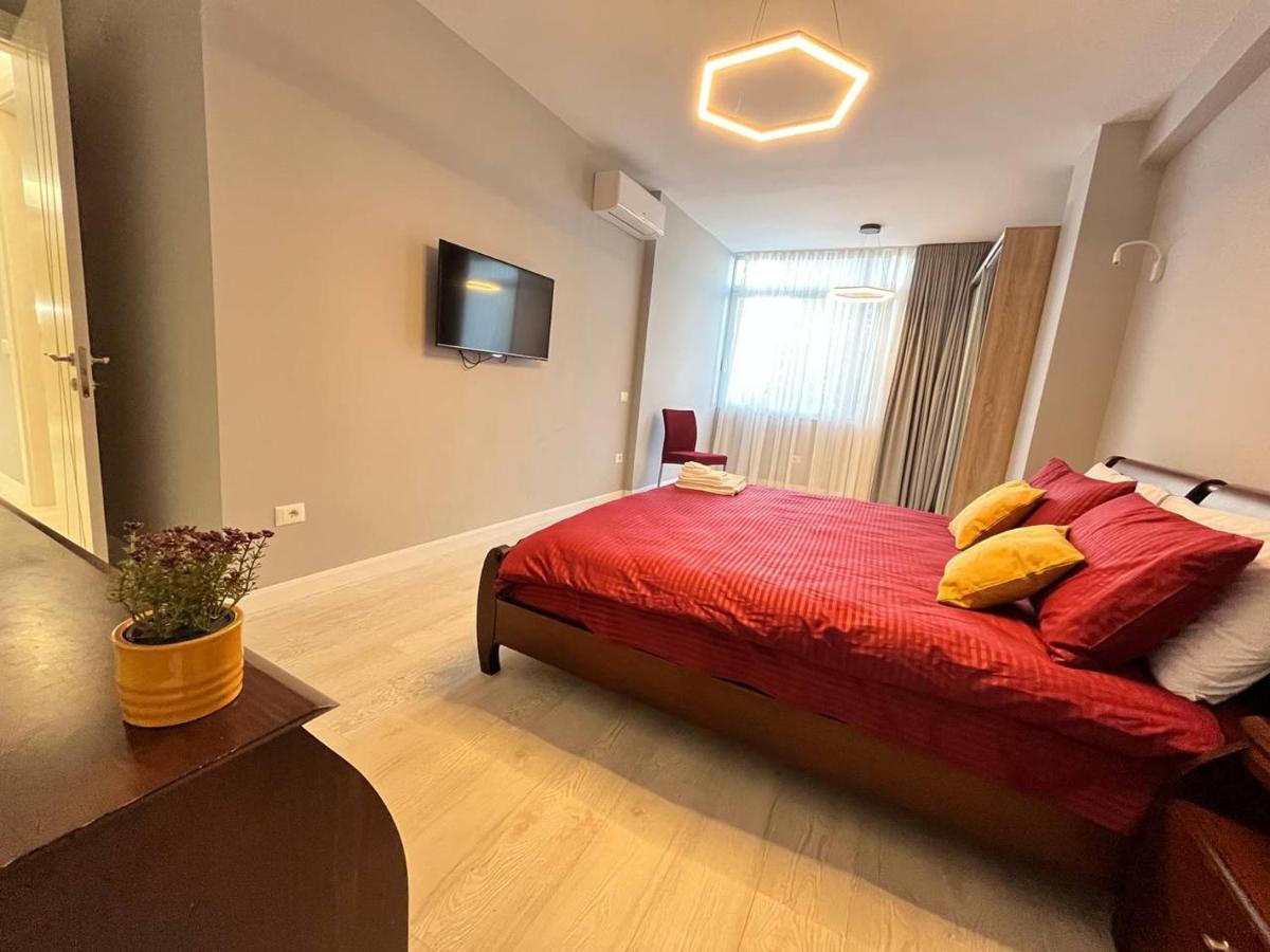 Flat 86 - Explore The Heart Of Тирана Екстер'єр фото