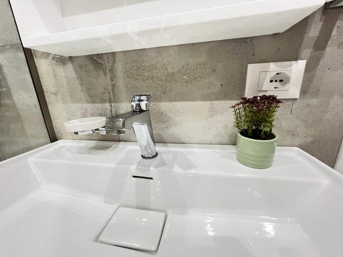 Flat 86 - Explore The Heart Of Тирана Екстер'єр фото