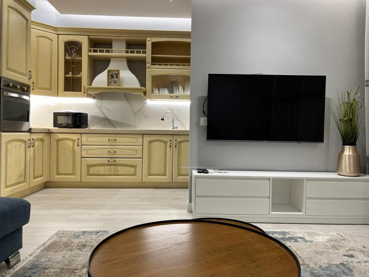 Flat 86 - Explore The Heart Of Тирана Екстер'єр фото