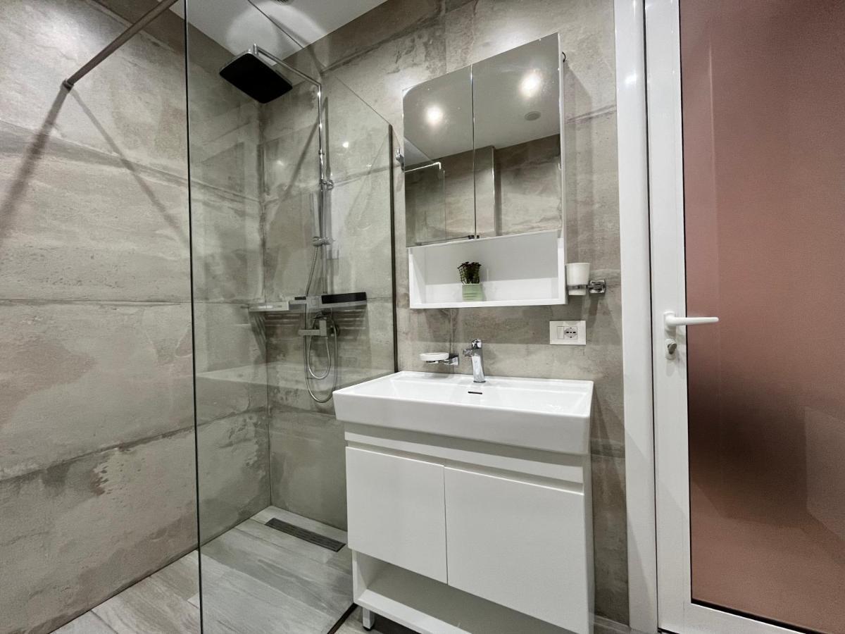 Flat 86 - Explore The Heart Of Тирана Екстер'єр фото